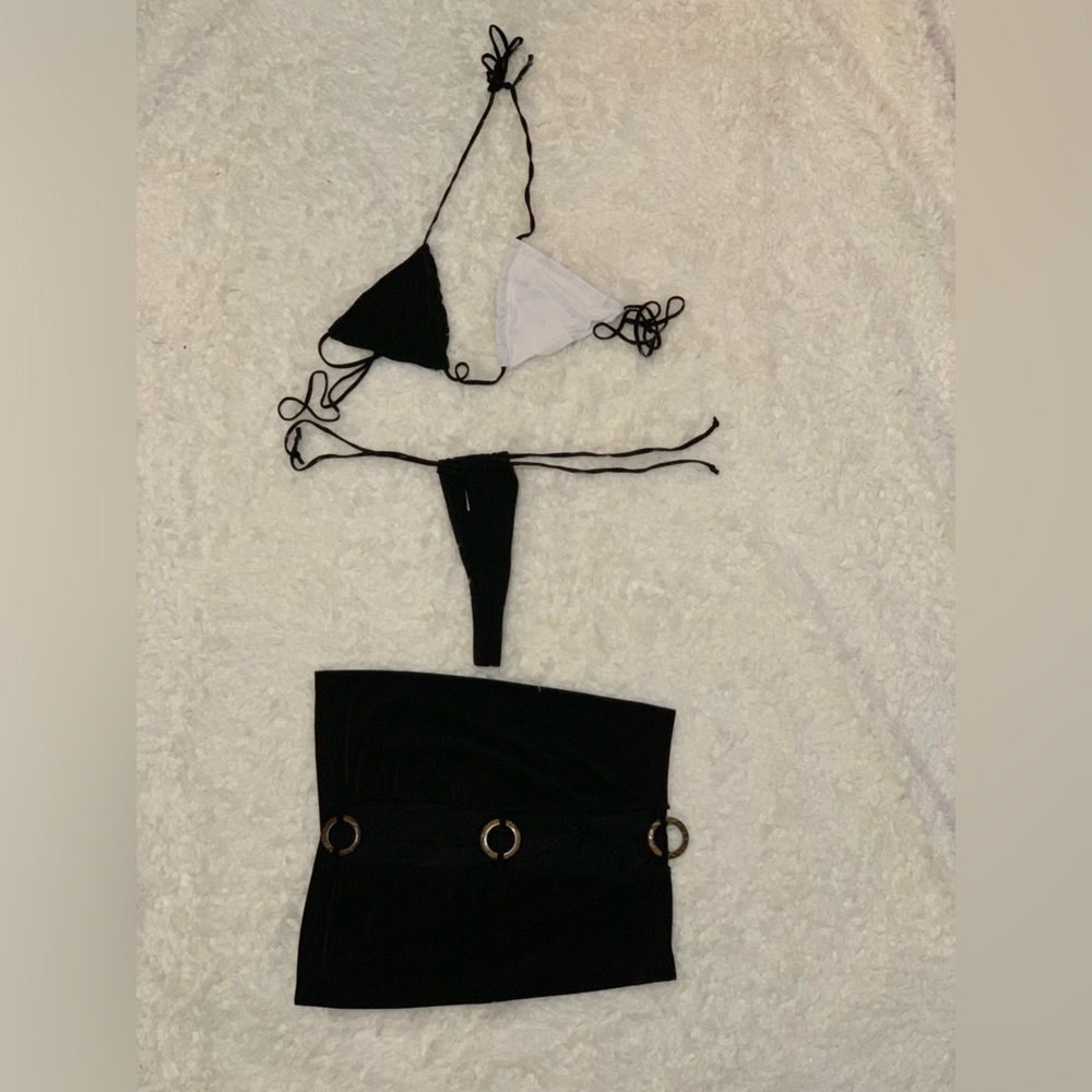 🆕 Two piece bikini set with wrap Size small